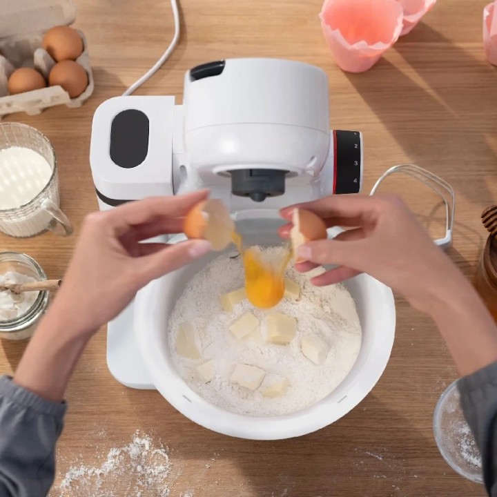 Bosch multipraktik MUMS2AW00, 700W, 3.8L, miješanje, mućenje, gnječenje