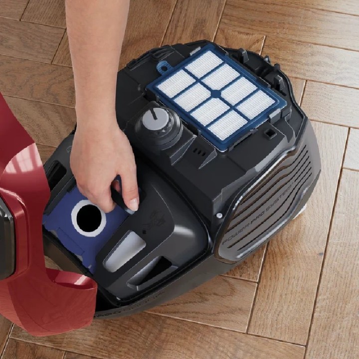 Electrolux usisivač EPF61RR, sa vrećicom