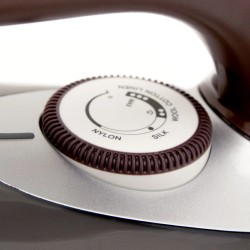 Vivax parna pegla IR-2201CC