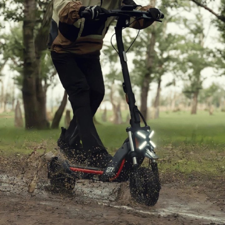 Segway električni romobil Ninebot Kickscooter ZT 3 PRO - Novi Model