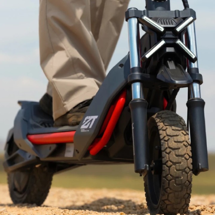 Segway električni romobil Ninebot Kickscooter ZT 3 PRO - Novi Model