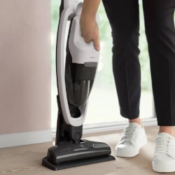 Electrolux štapni usisivač ES31CB18SH