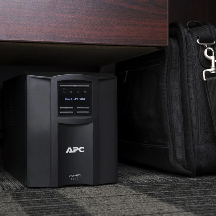 APC, Smart-UPS 1000VA 700W