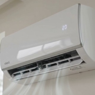 Vivax klima M-Design Inverter ACP-18CH50AEMIs A++/A+ klasa + WI-Fi modul gratis