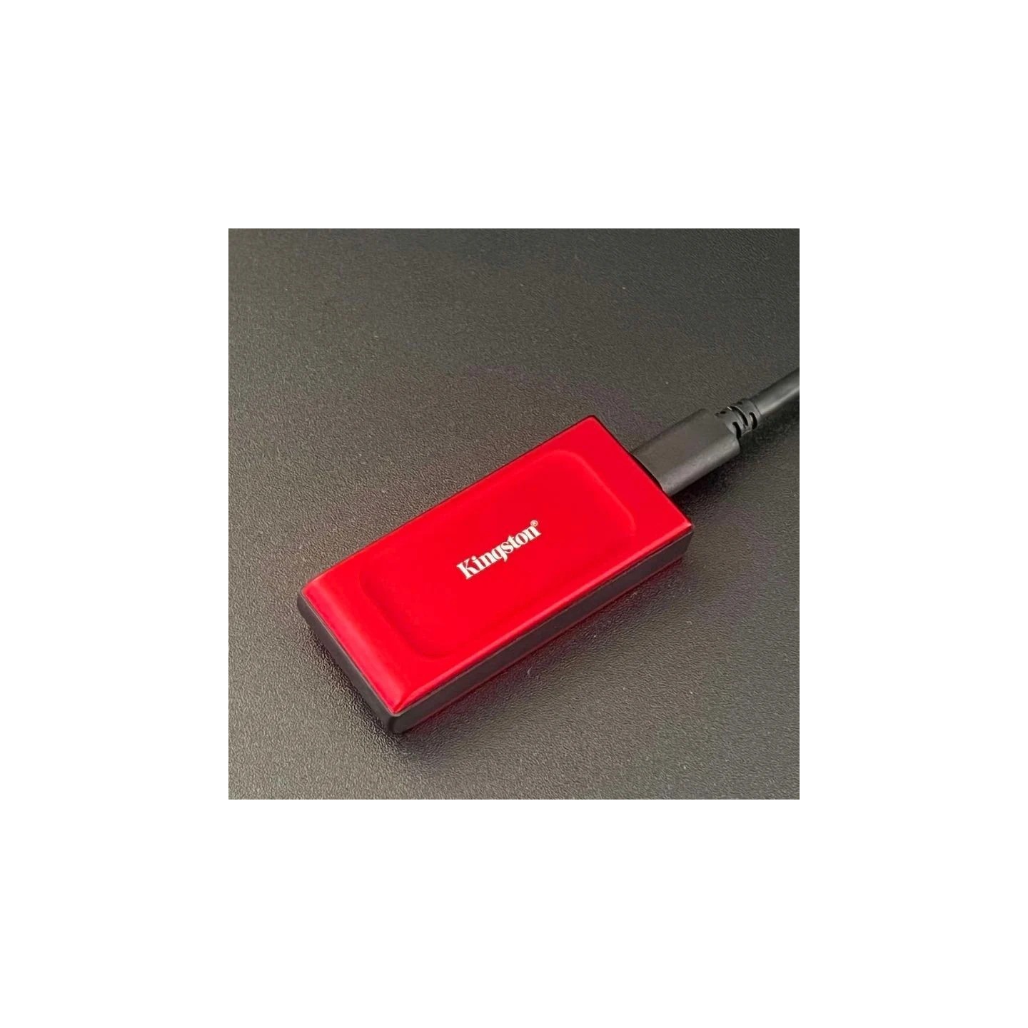 Kingston externi SSD 1TB crveni (SXS1000R/1000G)
