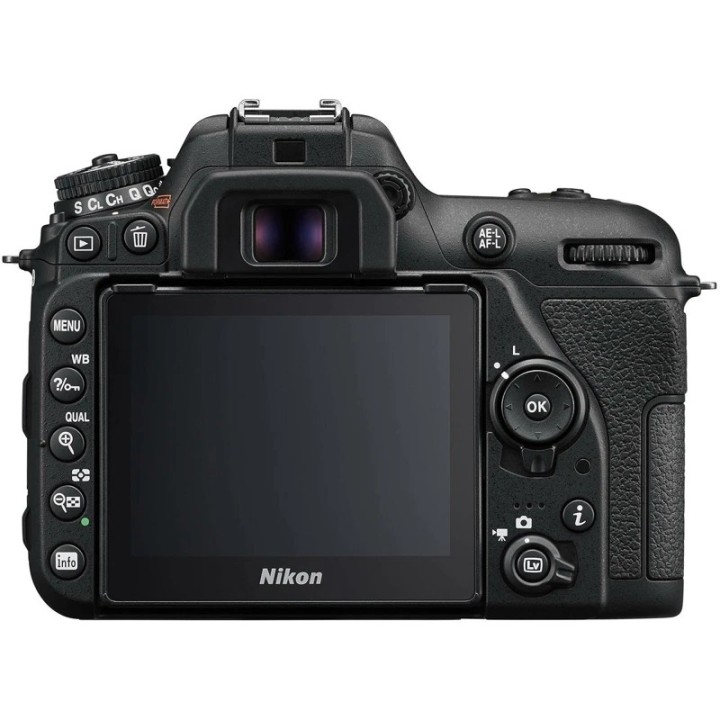 Nikon D7500 Kit AF-S DX 18-140mm f3.5-5.6G ED VR