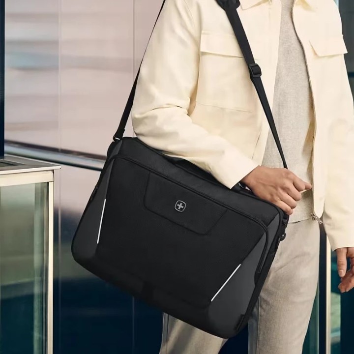 Wenger torba za laptop Xe Brief 17' crna (653301)